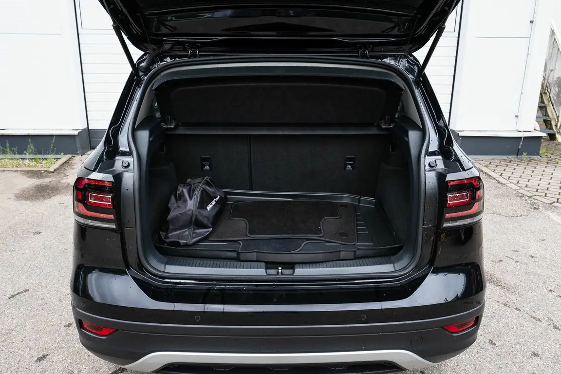 VOLKSWAGEN T-CROSS