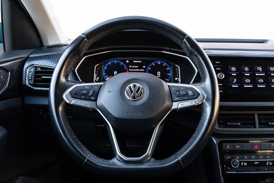 VOLKSWAGEN T-CROSS