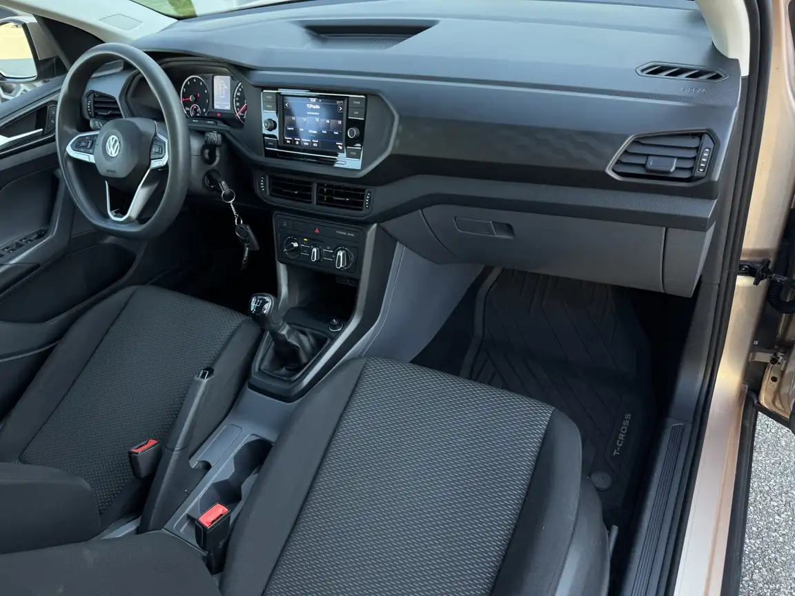 VOLKSWAGEN T-CROSS