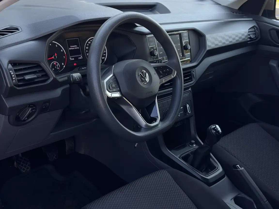 VOLKSWAGEN T-CROSS