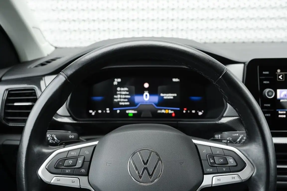 VOLKSWAGEN T-CROSS