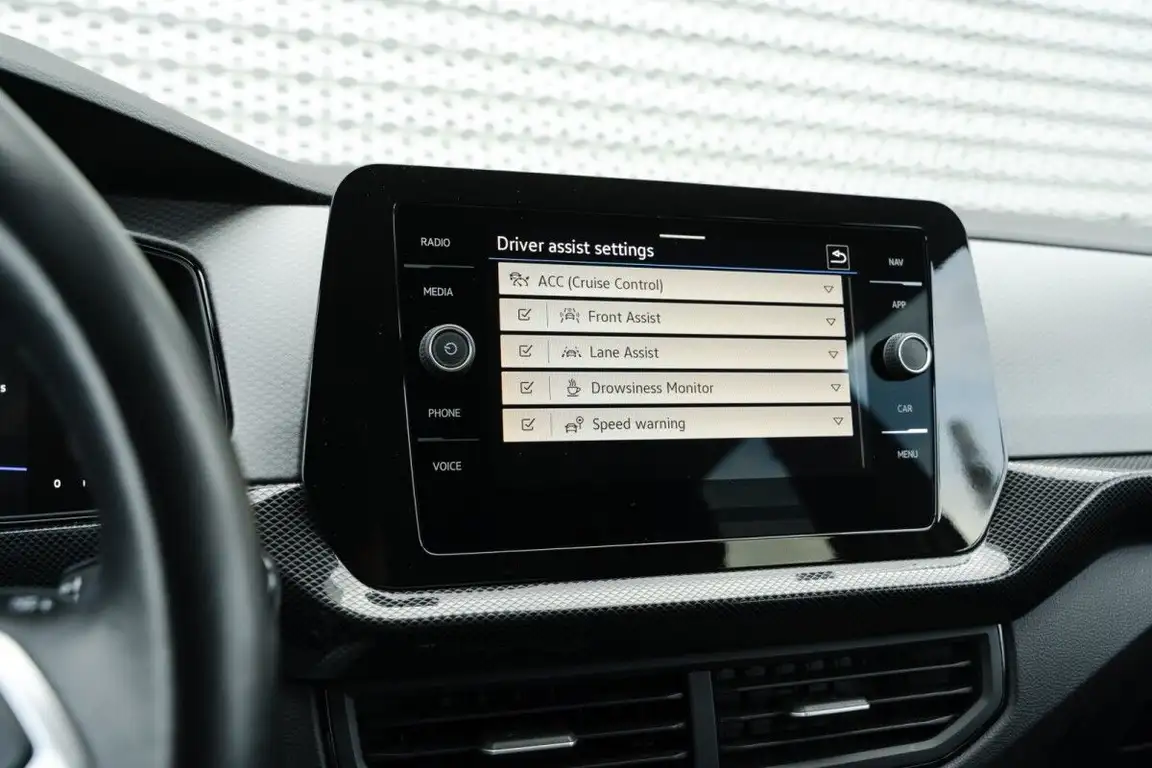 VOLKSWAGEN T-CROSS