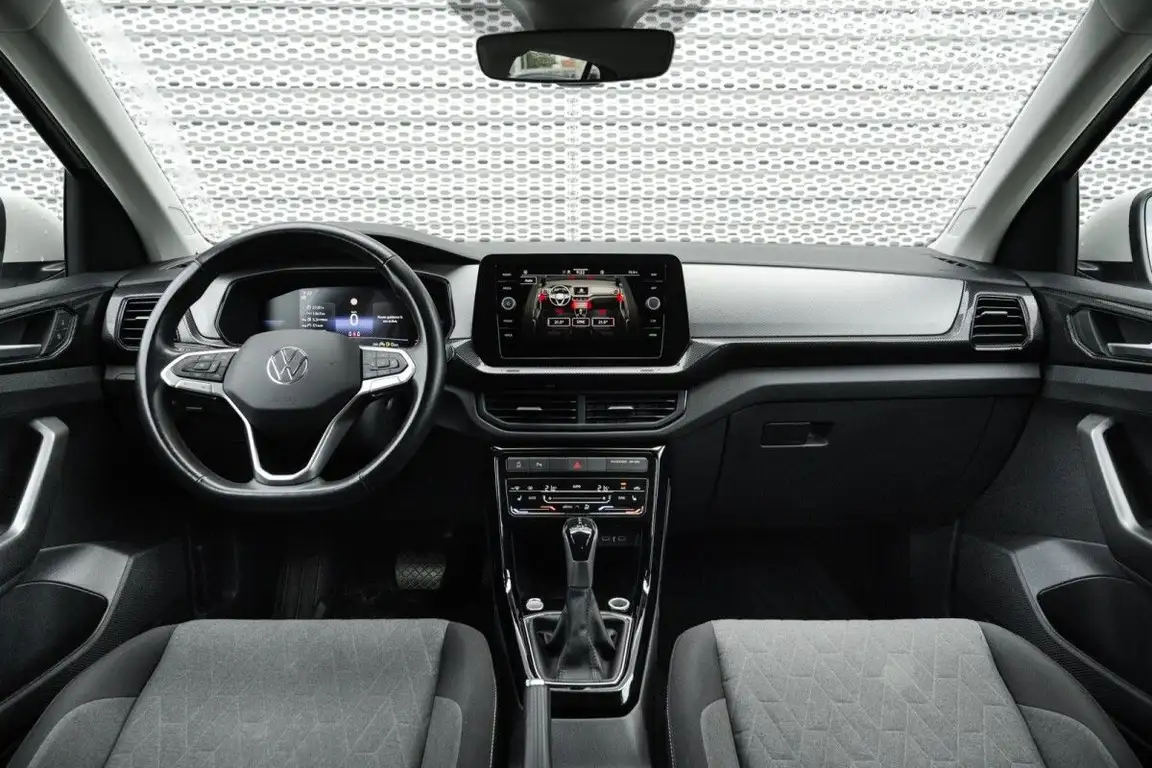 VOLKSWAGEN T-CROSS