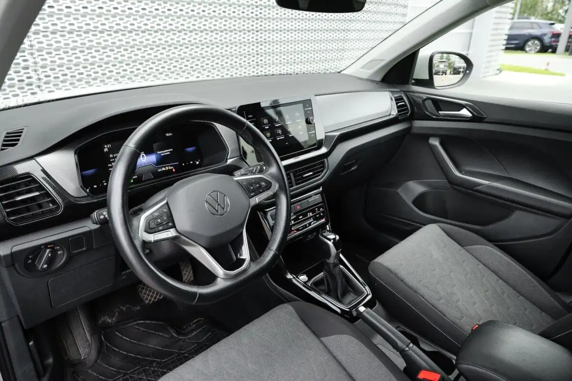 VOLKSWAGEN T-CROSS