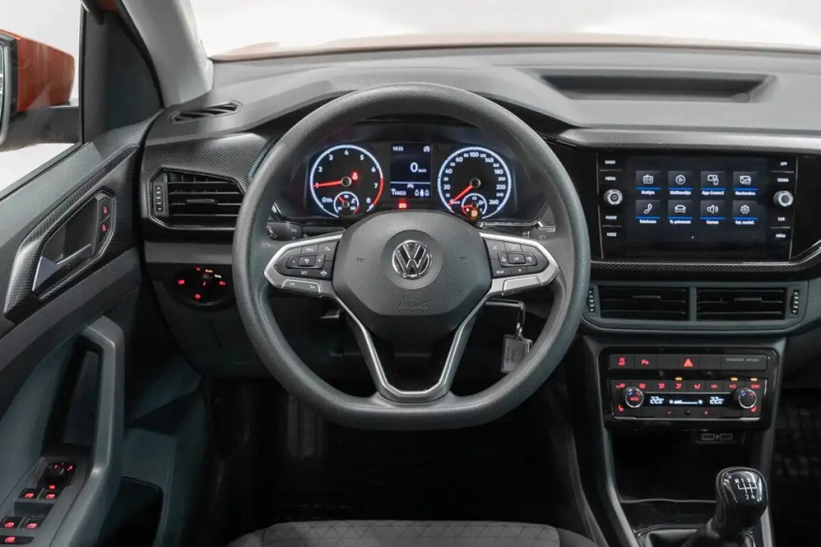 VOLKSWAGEN T-CROSS