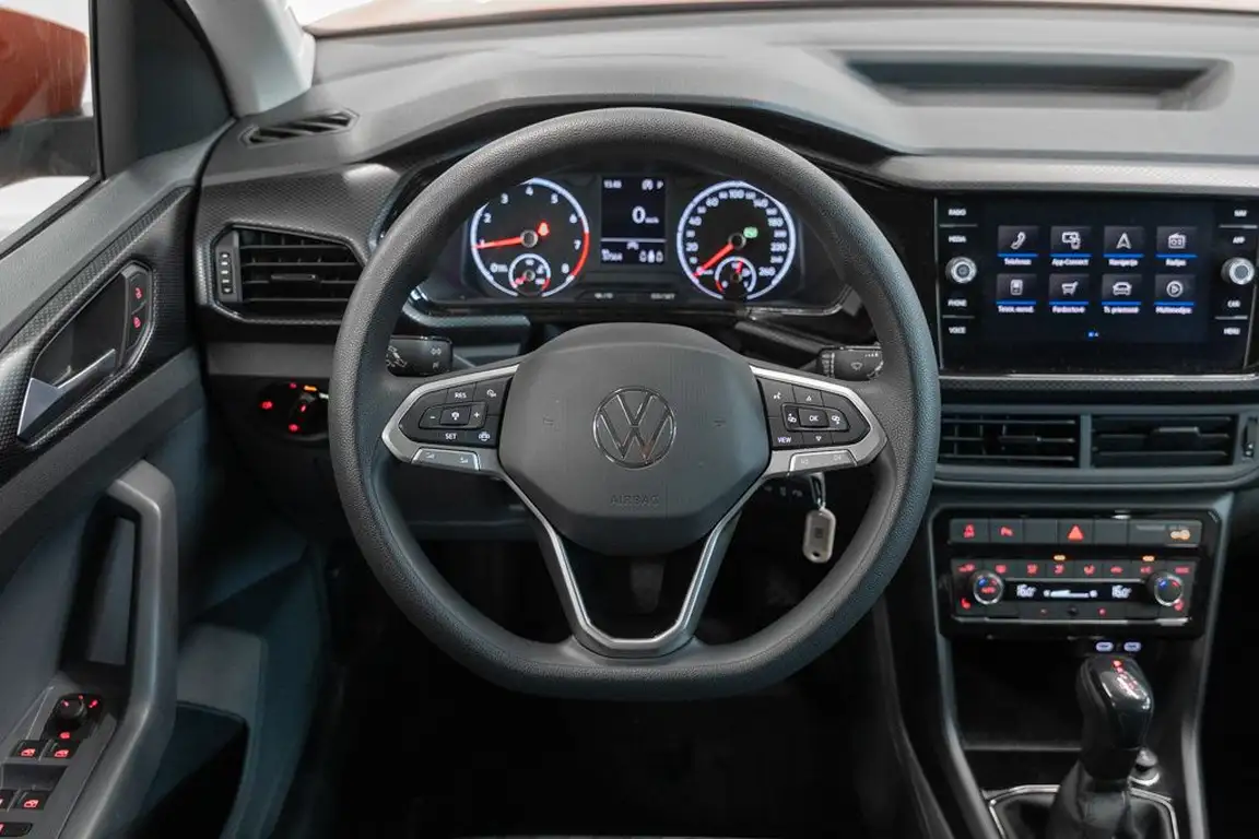 VOLKSWAGEN T-CROSS