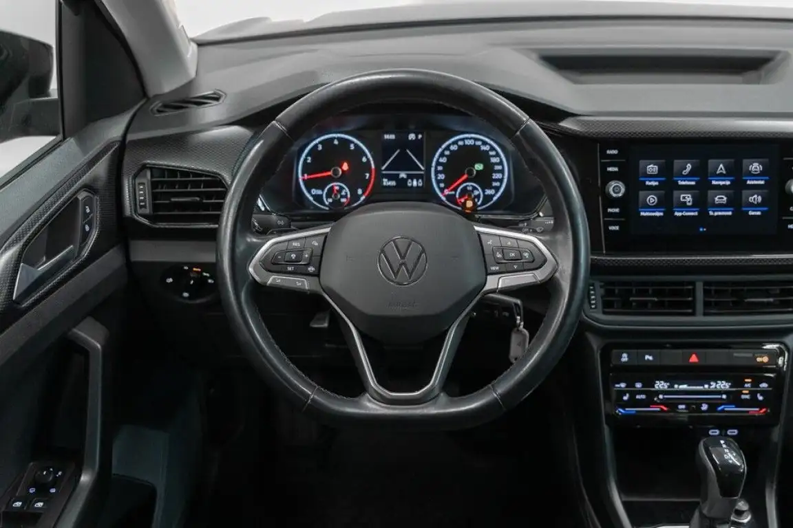 VOLKSWAGEN T-CROSS