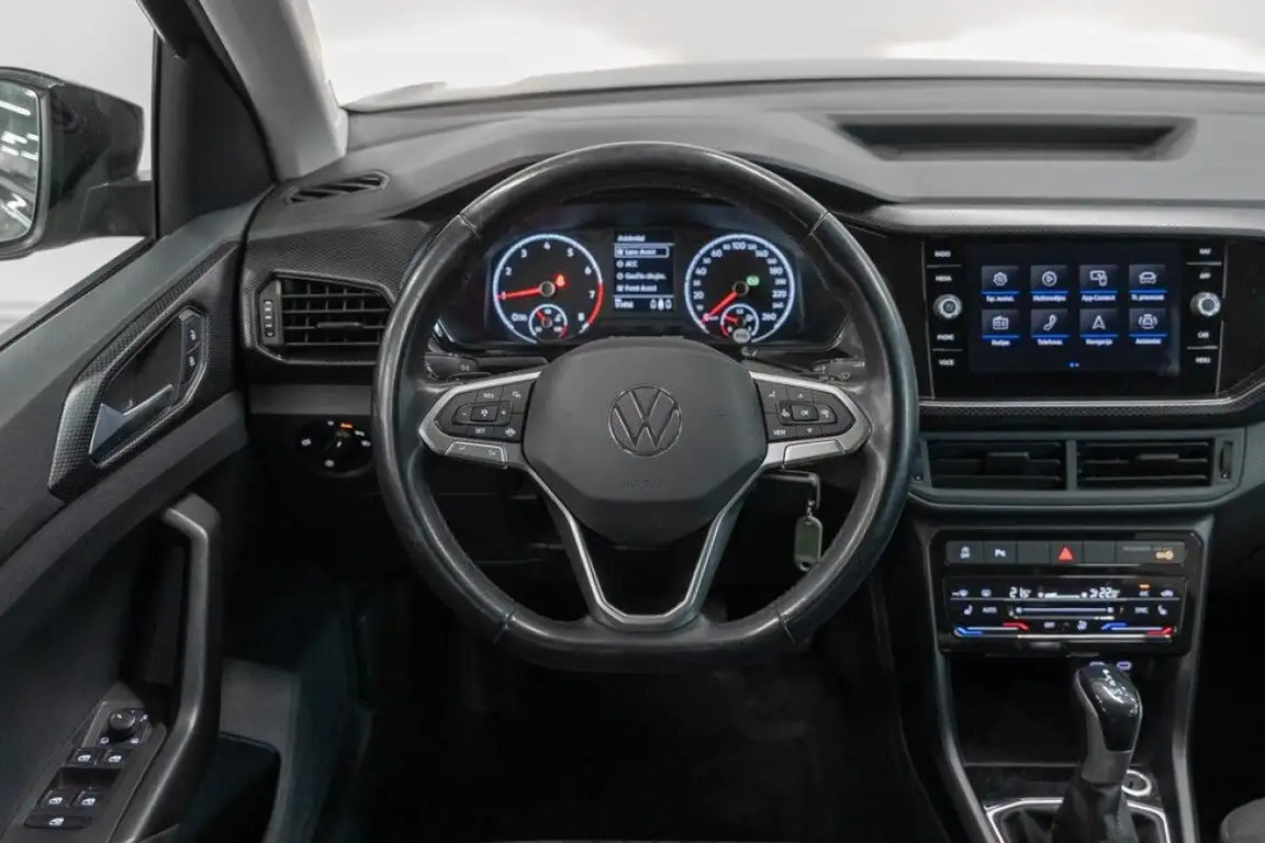 VOLKSWAGEN T-CROSS