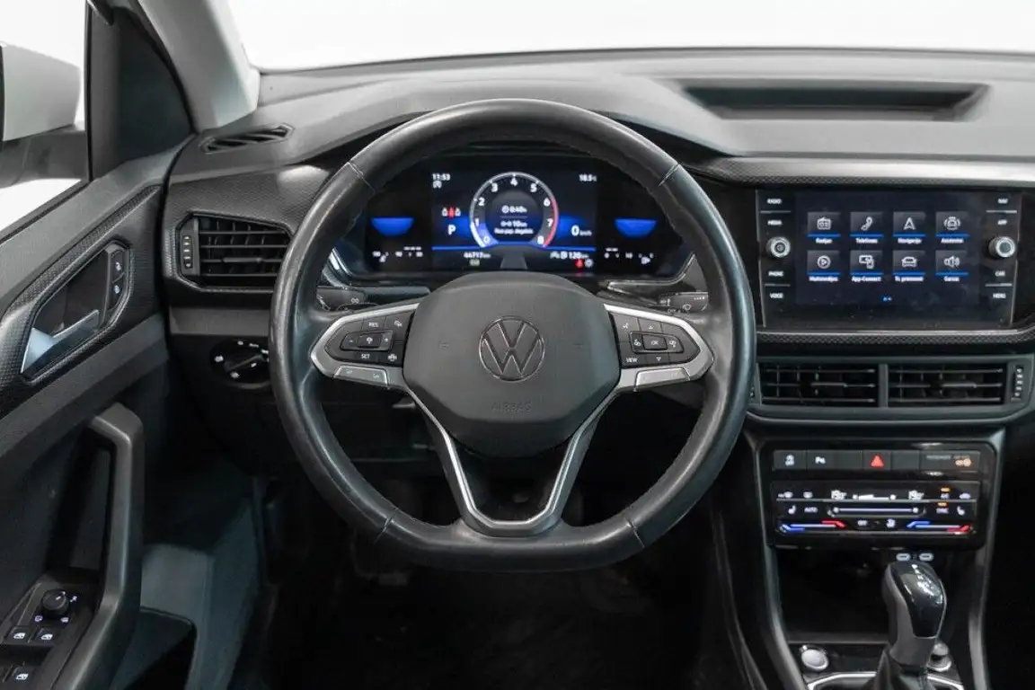 VOLKSWAGEN T-CROSS