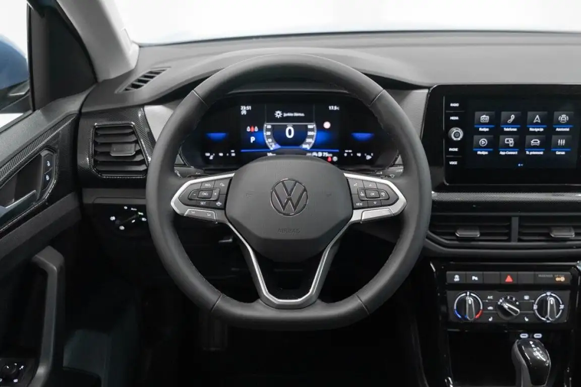 VOLKSWAGEN T-CROSS