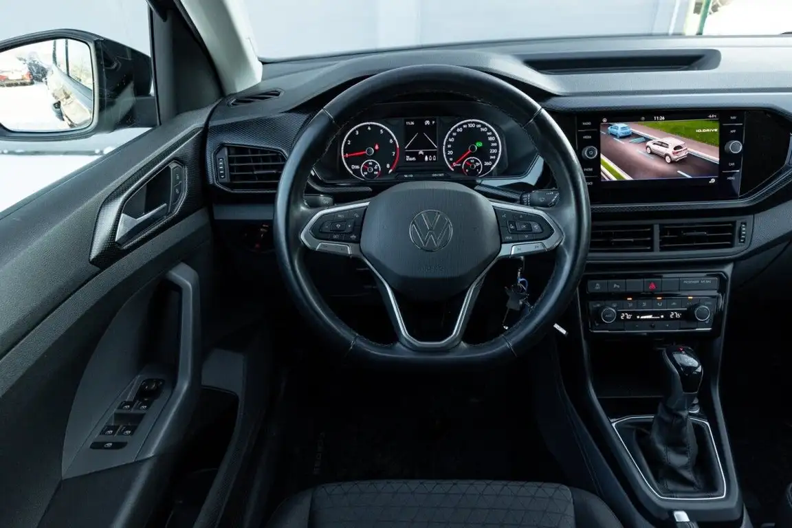 VOLKSWAGEN T-CROSS