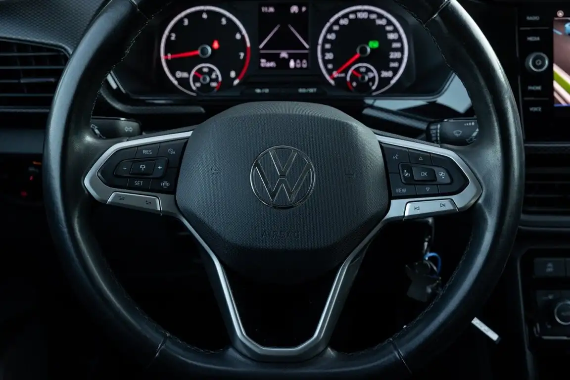VOLKSWAGEN T-CROSS