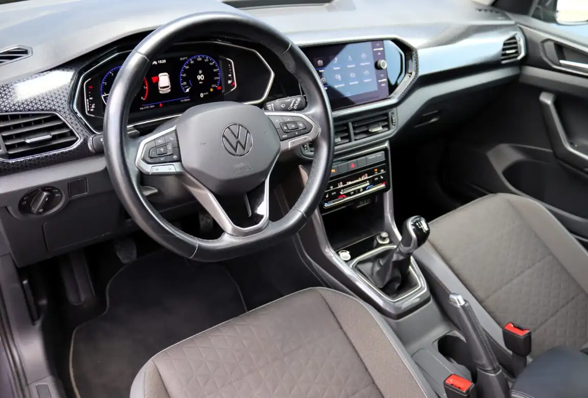 VOLKSWAGEN T-CROSS