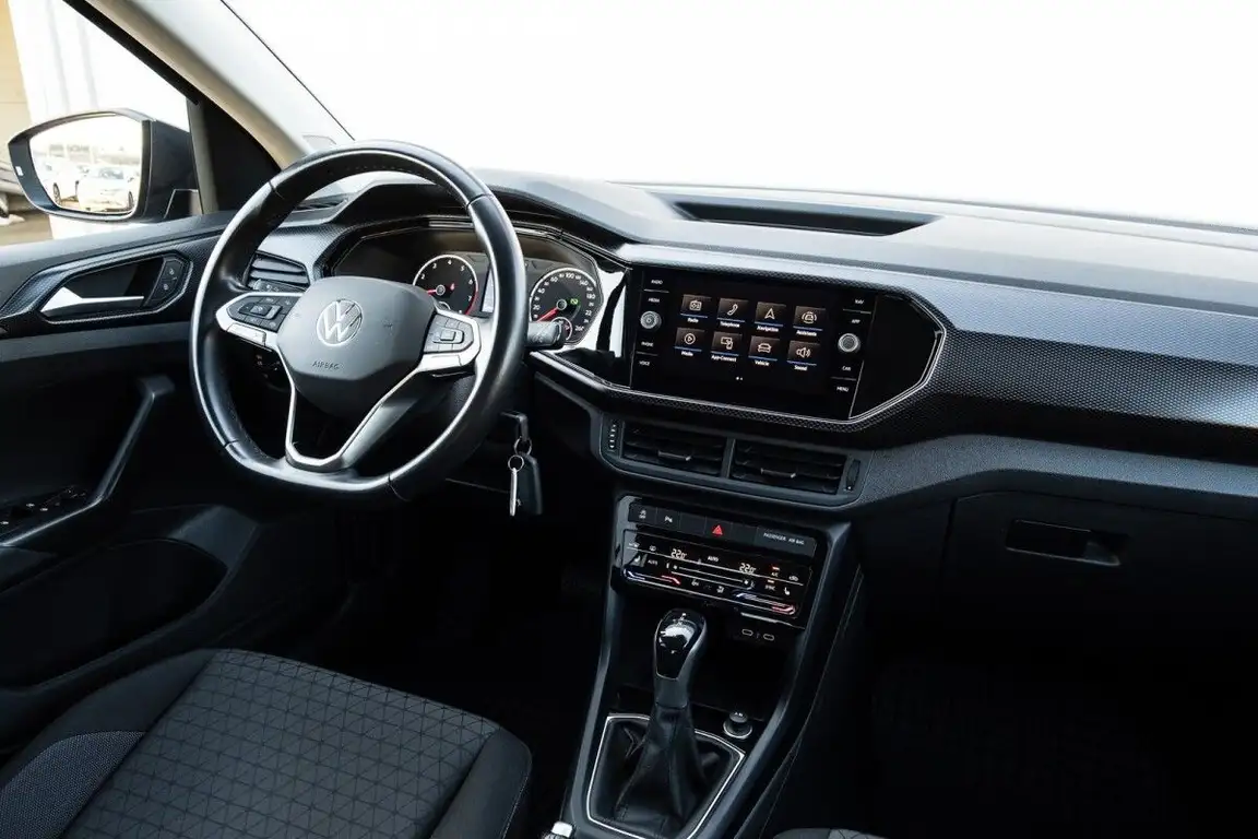 VOLKSWAGEN T-CROSS