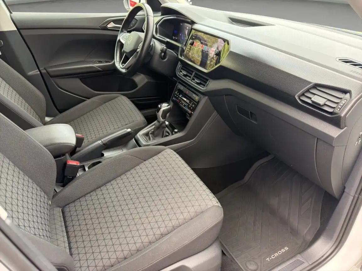 VOLKSWAGEN T-CROSS