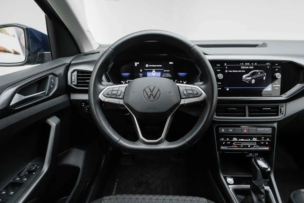 VOLKSWAGEN T-CROSS