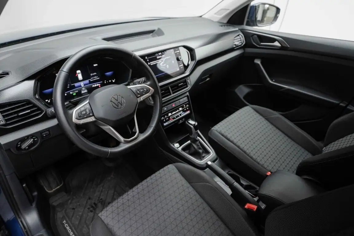 VOLKSWAGEN T-CROSS