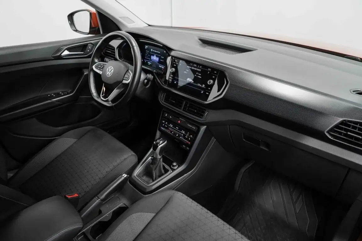 VOLKSWAGEN T-CROSS