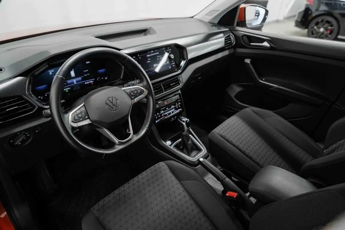 VOLKSWAGEN T-CROSS