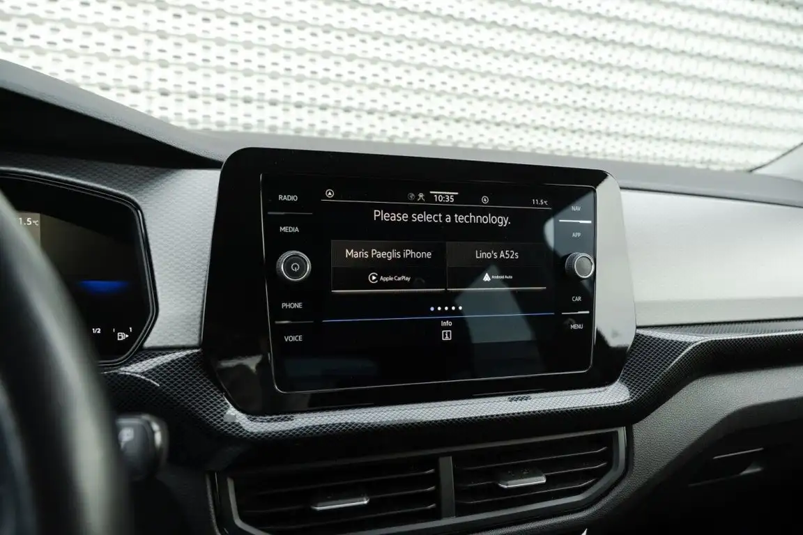 VOLKSWAGEN T-CROSS