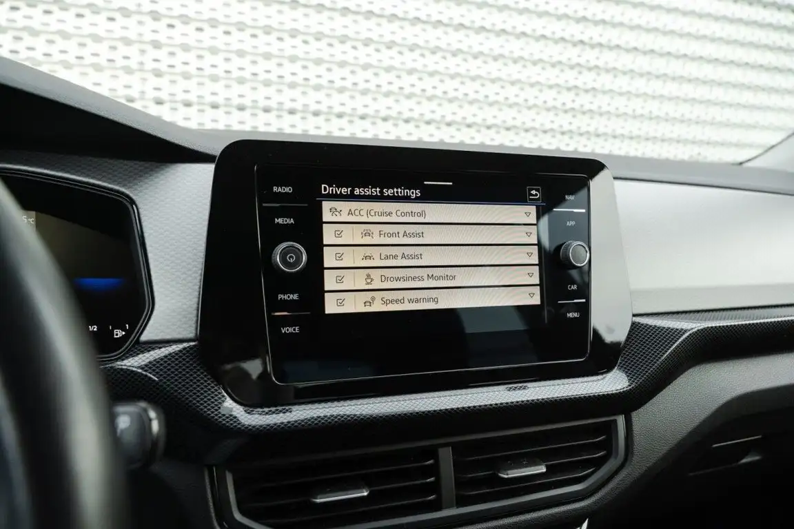 VOLKSWAGEN T-CROSS