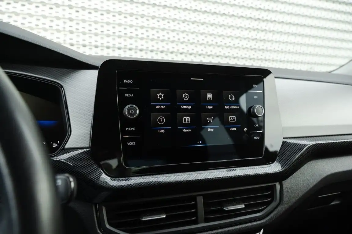 VOLKSWAGEN T-CROSS