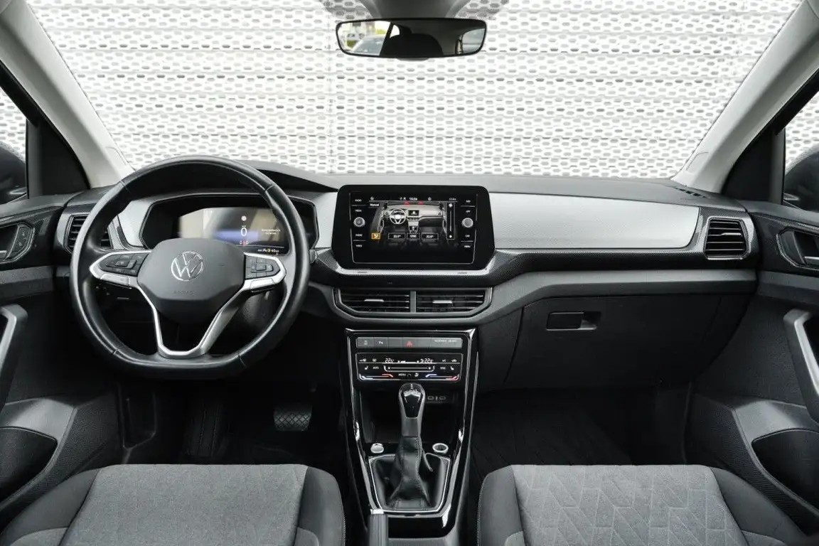 VOLKSWAGEN T-CROSS