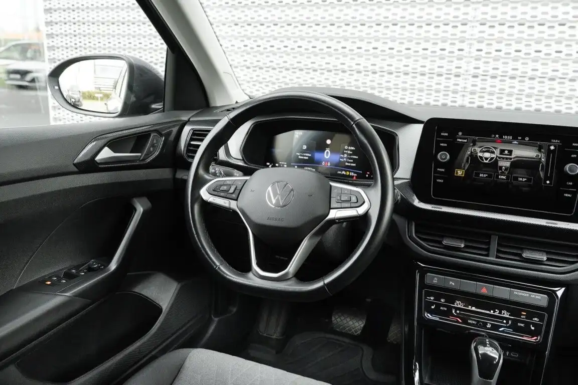 VOLKSWAGEN T-CROSS