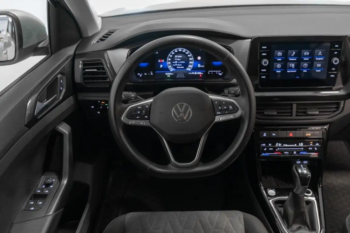 VOLKSWAGEN T-CROSS