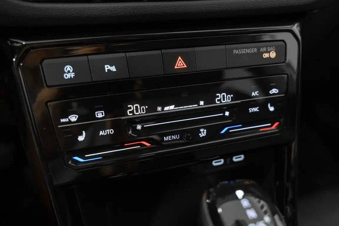 VOLKSWAGEN T-CROSS