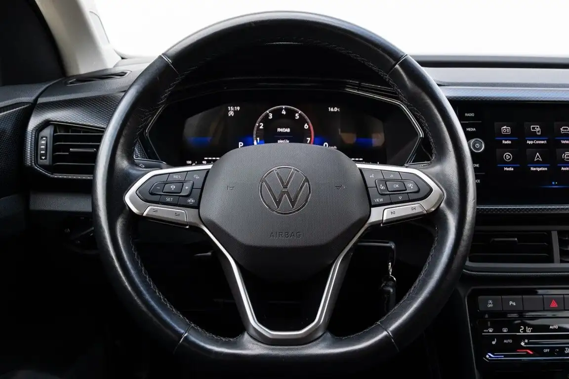 VOLKSWAGEN T-CROSS