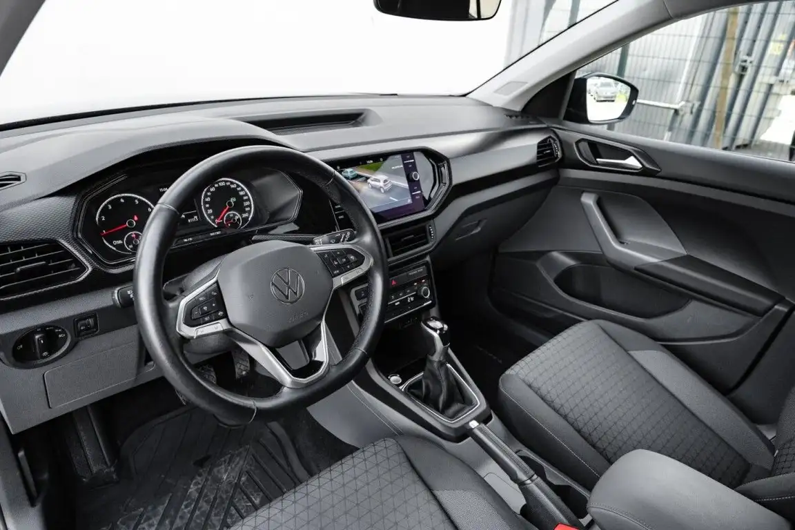 VOLKSWAGEN T-CROSS