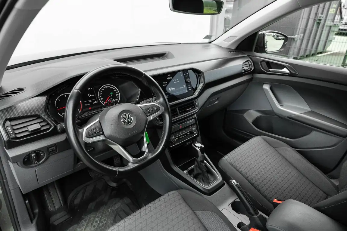 VOLKSWAGEN T-CROSS