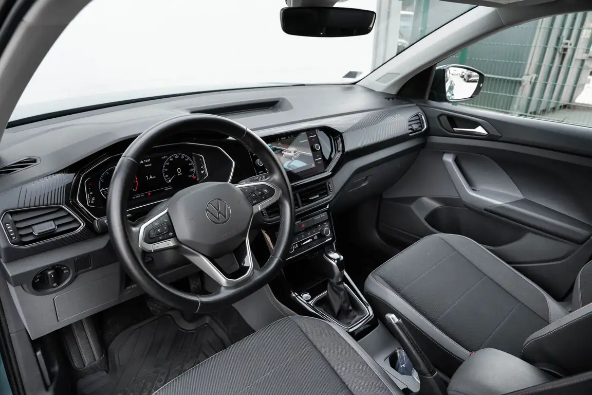 VOLKSWAGEN T-CROSS