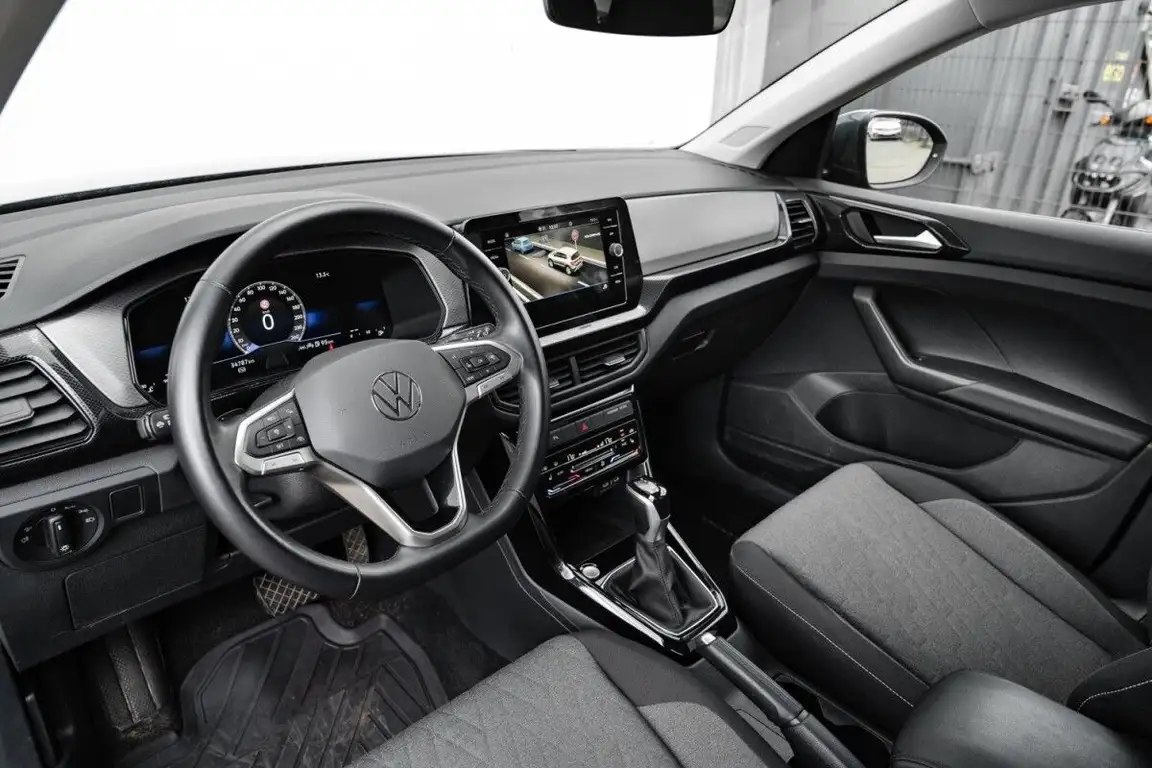 VOLKSWAGEN T-CROSS