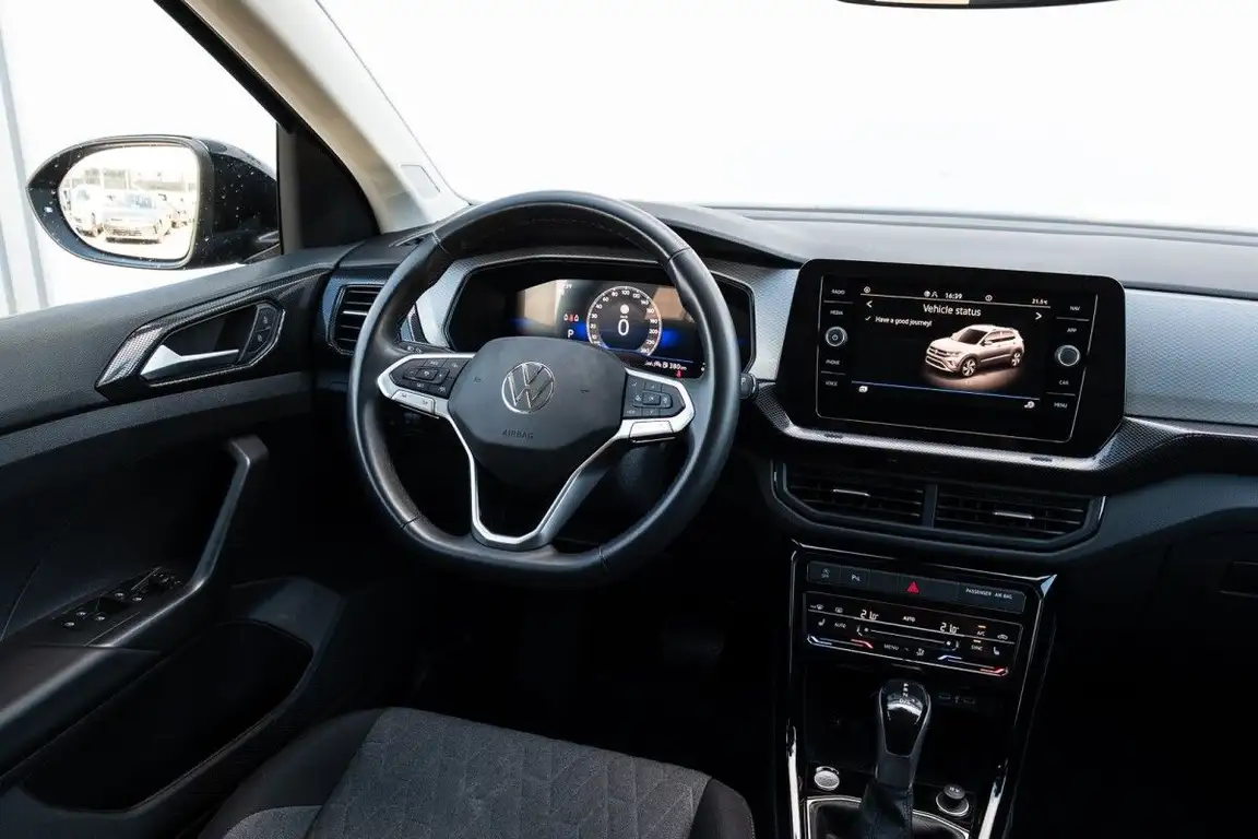 VOLKSWAGEN T-CROSS