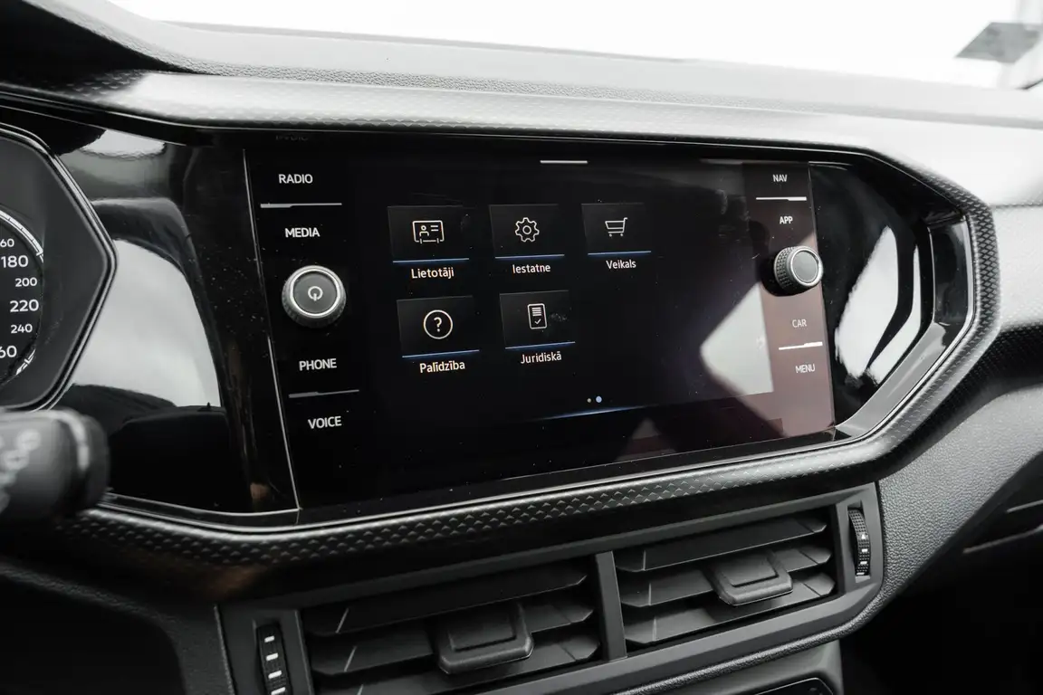 VOLKSWAGEN T-CROSS