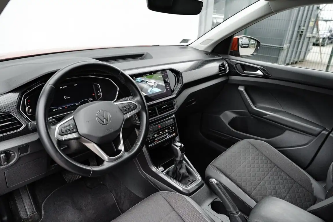 VOLKSWAGEN T-CROSS