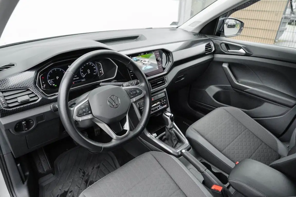 VOLKSWAGEN T-CROSS
