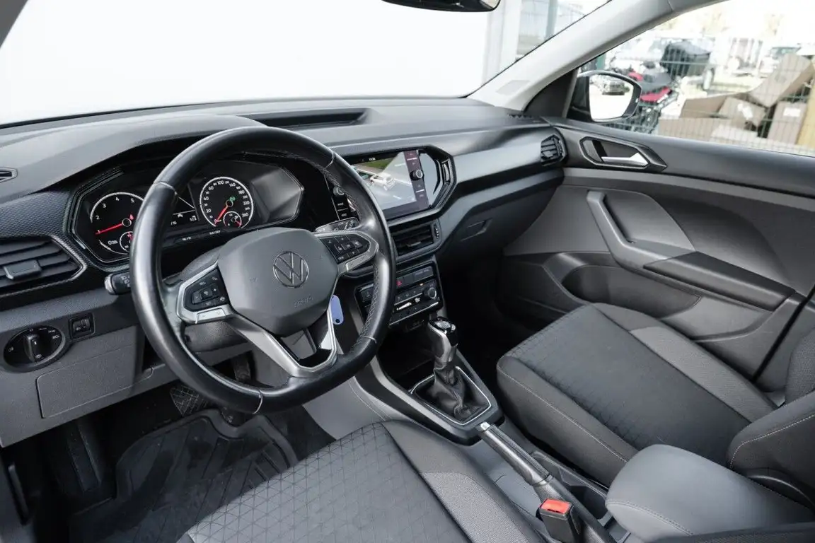 VOLKSWAGEN T-CROSS
