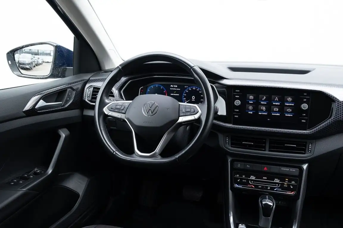 VOLKSWAGEN T-CROSS