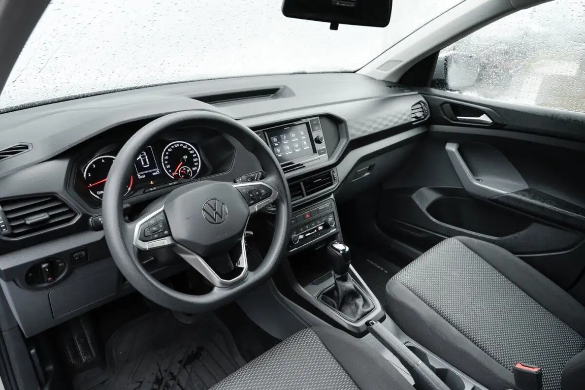 VOLKSWAGEN T-CROSS