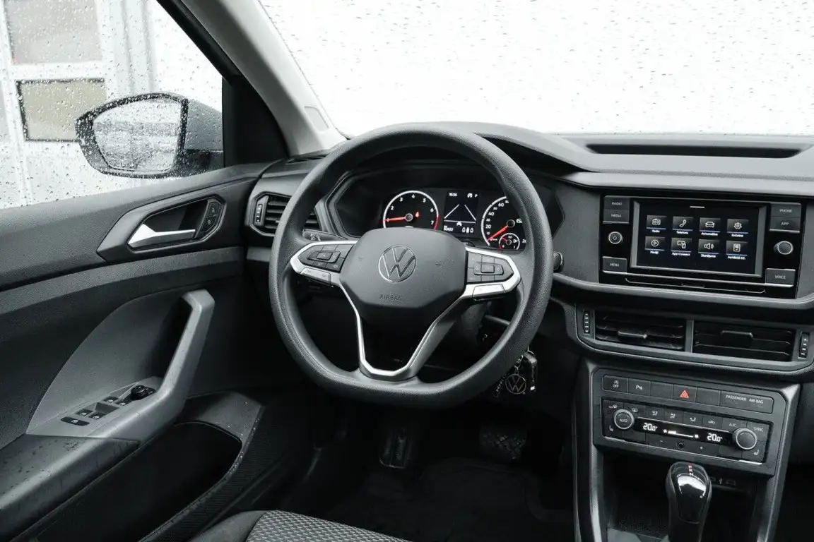 VOLKSWAGEN T-CROSS