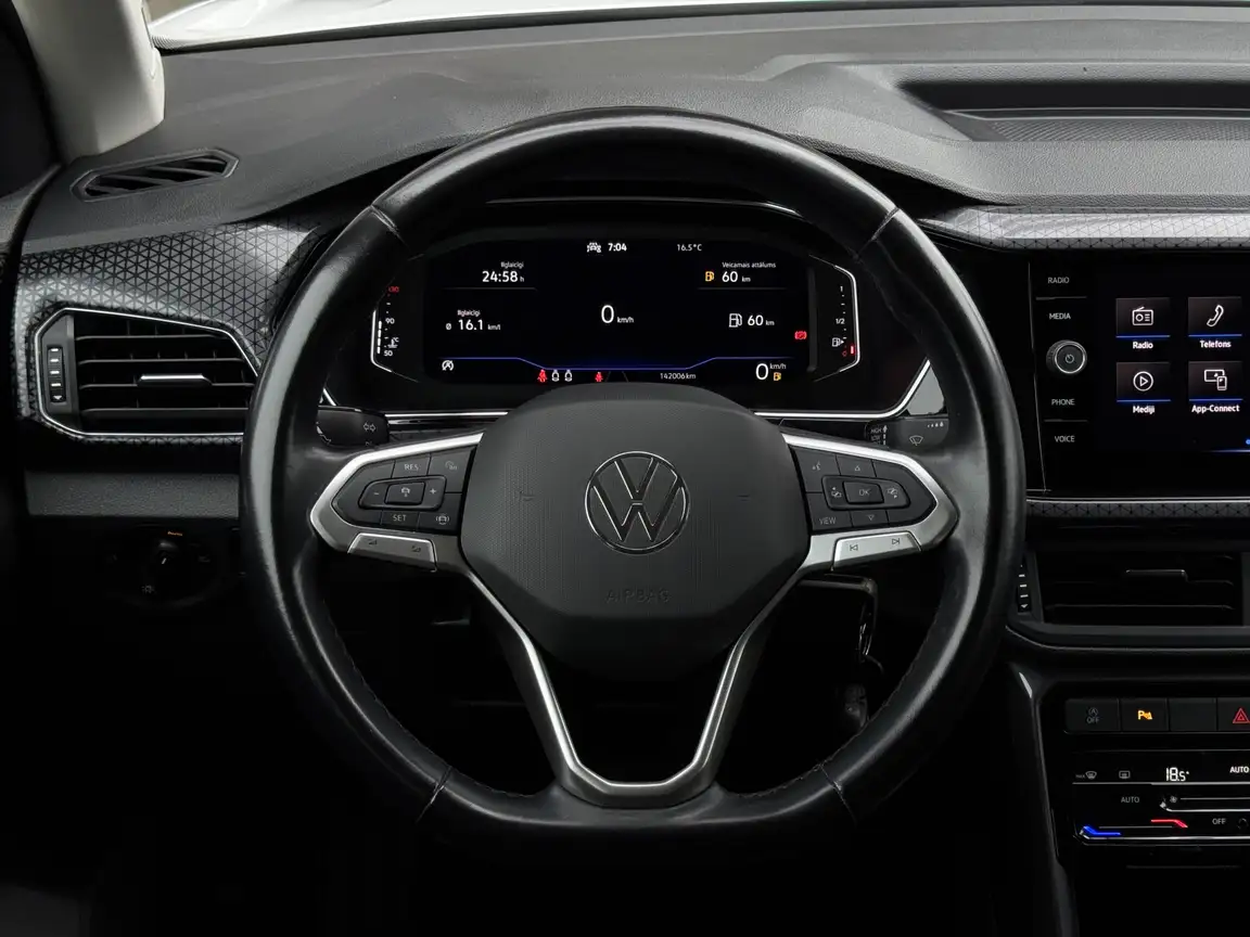 VOLKSWAGEN T-CROSS