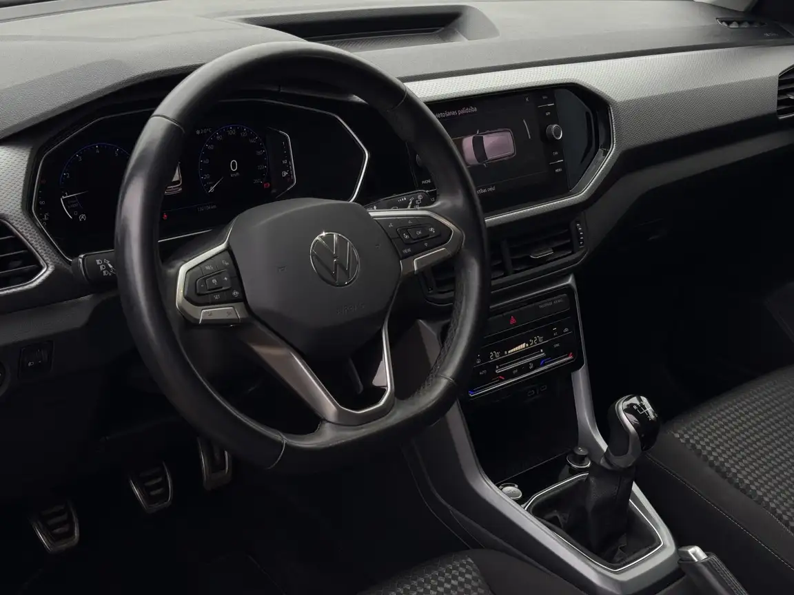 VOLKSWAGEN T-CROSS