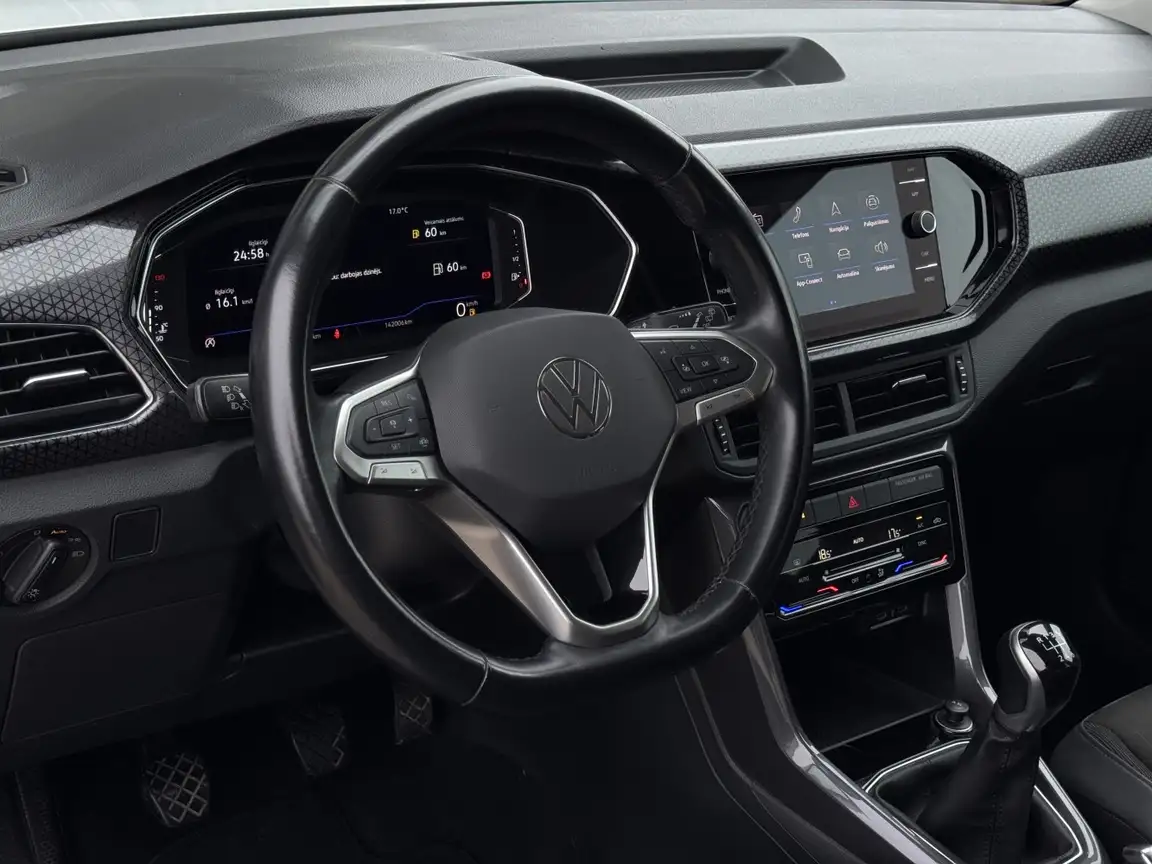 VOLKSWAGEN T-CROSS