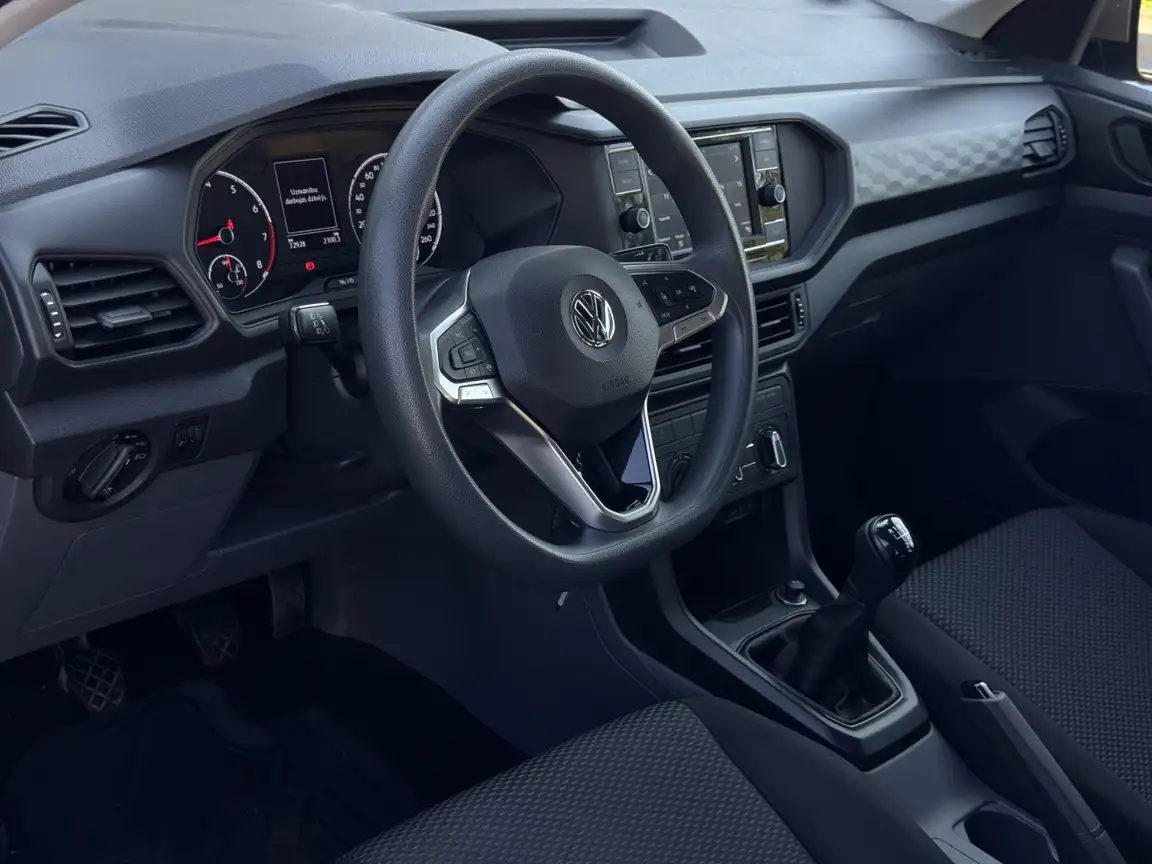 VOLKSWAGEN T-CROSS