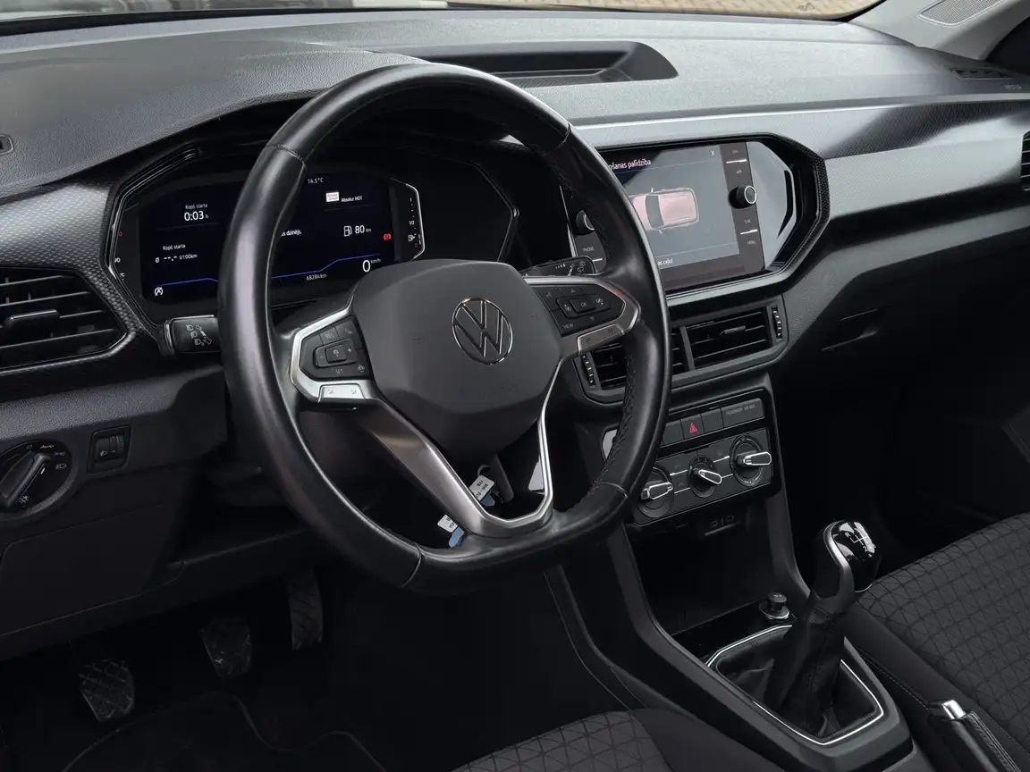VOLKSWAGEN T-CROSS