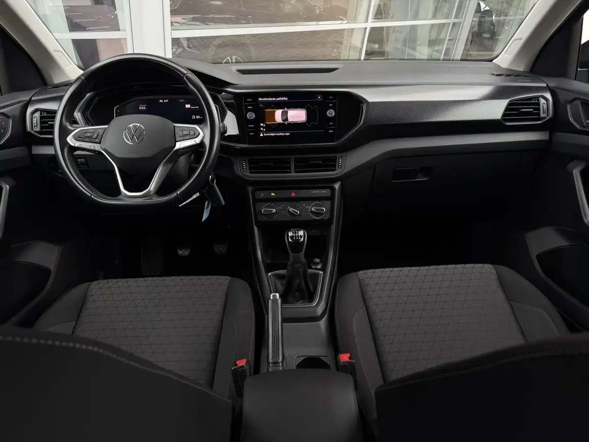 VOLKSWAGEN T-CROSS