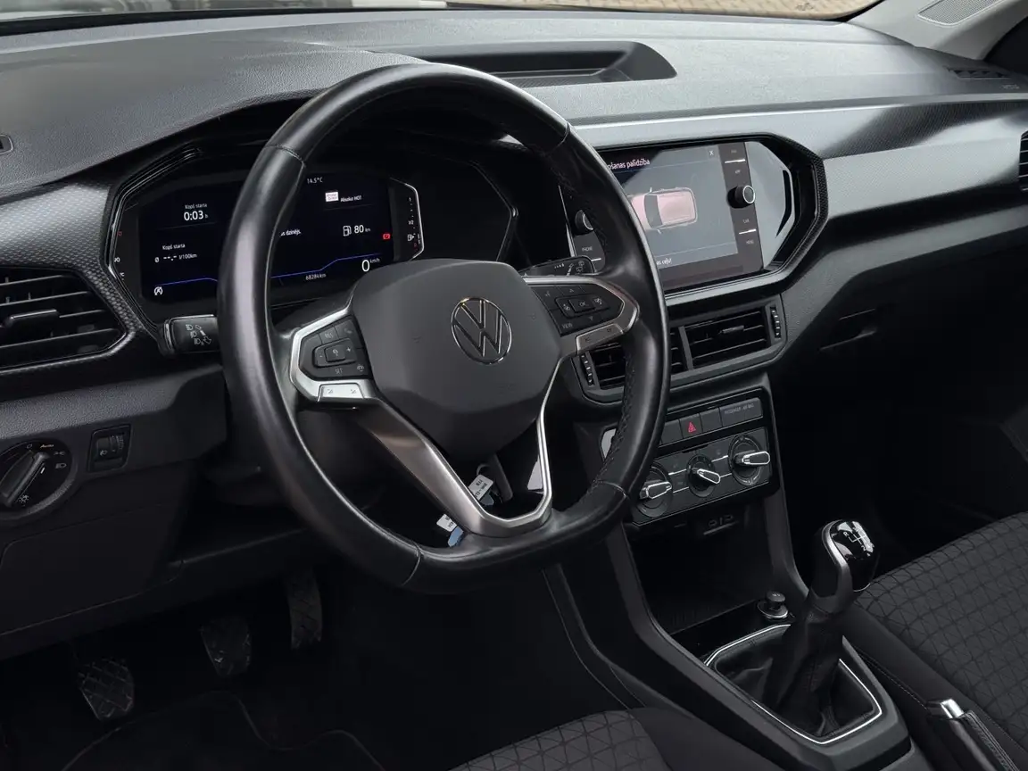 VOLKSWAGEN T-CROSS